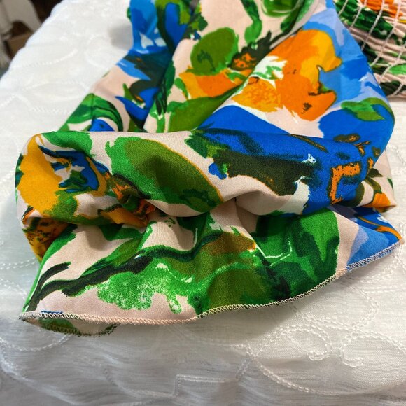 Pretty Spring Dress - Picture 3 of 9